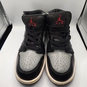 Jordan Air Jordan 1 Mid Black Gray White Leather Sneaker Youth 4Y MPN 554725-096